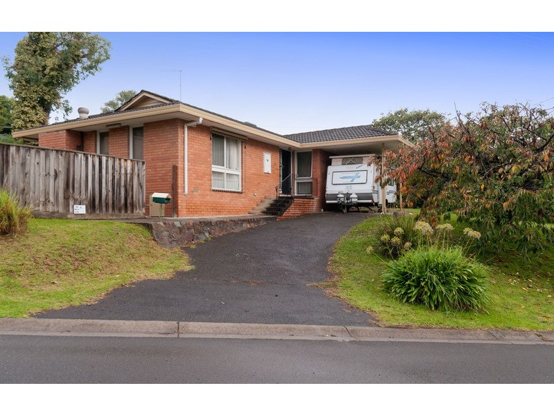 64 Fernhill Road, Mount Evelyn VIC 3796