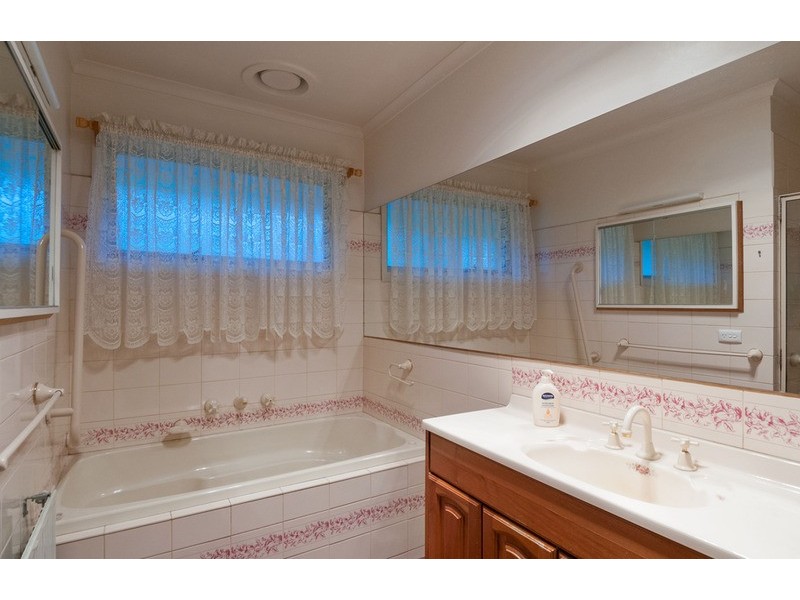 64 Fernhill Road, Mount Evelyn VIC 3796