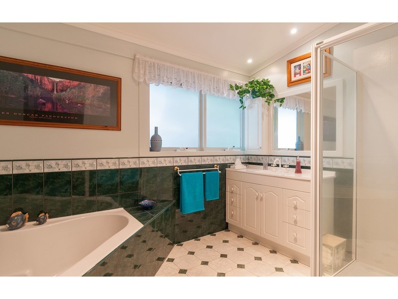 98 Charles Road, Lilydale VIC 3140