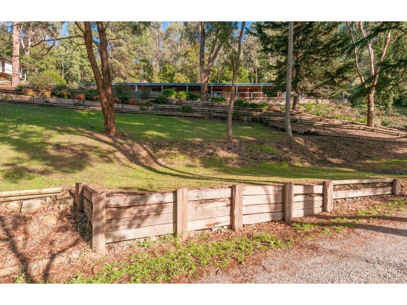 98 Charles Road, Lilydale VIC 3140