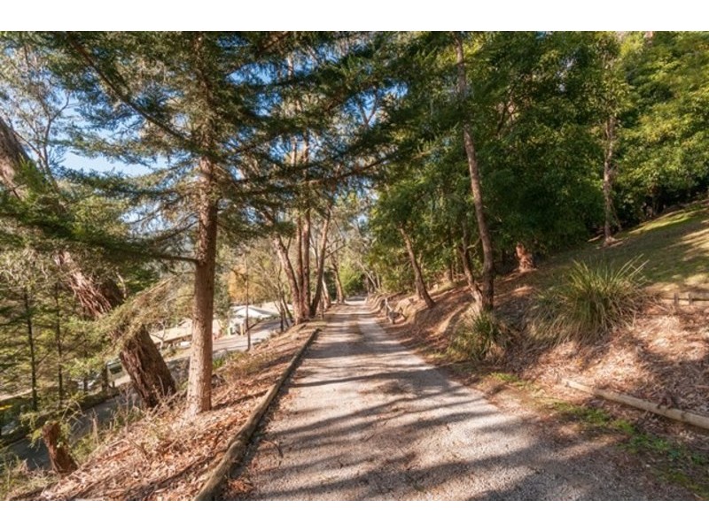 98 Charles Road, Lilydale VIC 3140