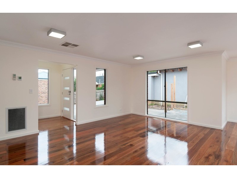 2/13 Andrew Street, Mooroolbark VIC 3138