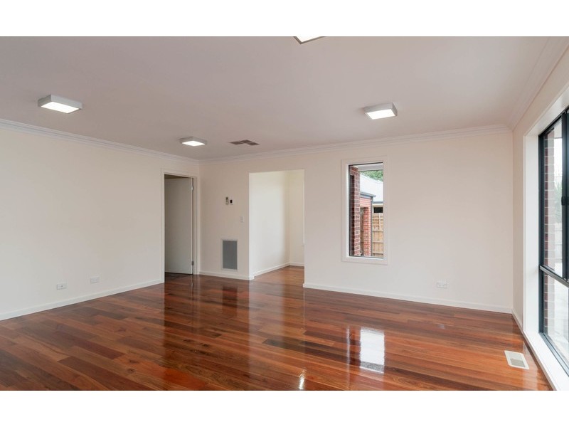 2/13 Andrew Street, Mooroolbark VIC 3138