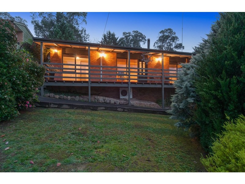 10 Candy Close, Seville VIC 3139