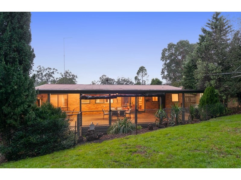 10 Candy Close, Seville VIC 3139