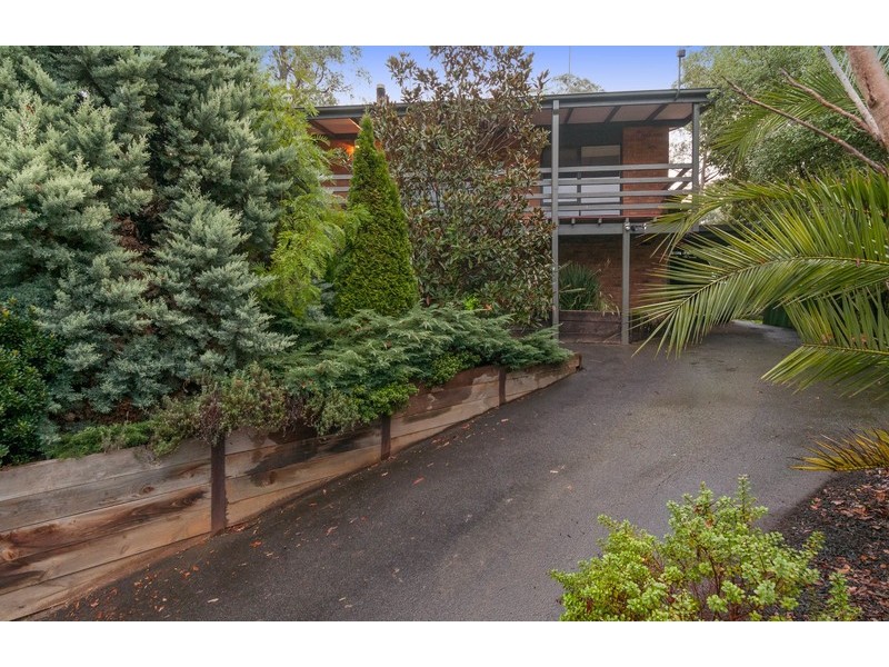 10 Candy Close, Seville VIC 3139