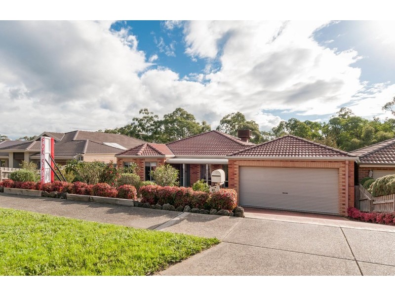 27 Galera Court, Wandin North VIC 3139