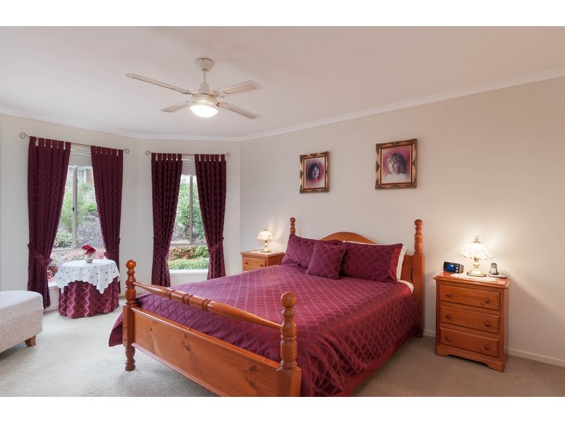 27 Galera Court, Wandin North VIC 3139