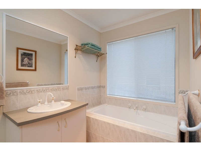 27 Galera Court, Wandin North VIC 3139