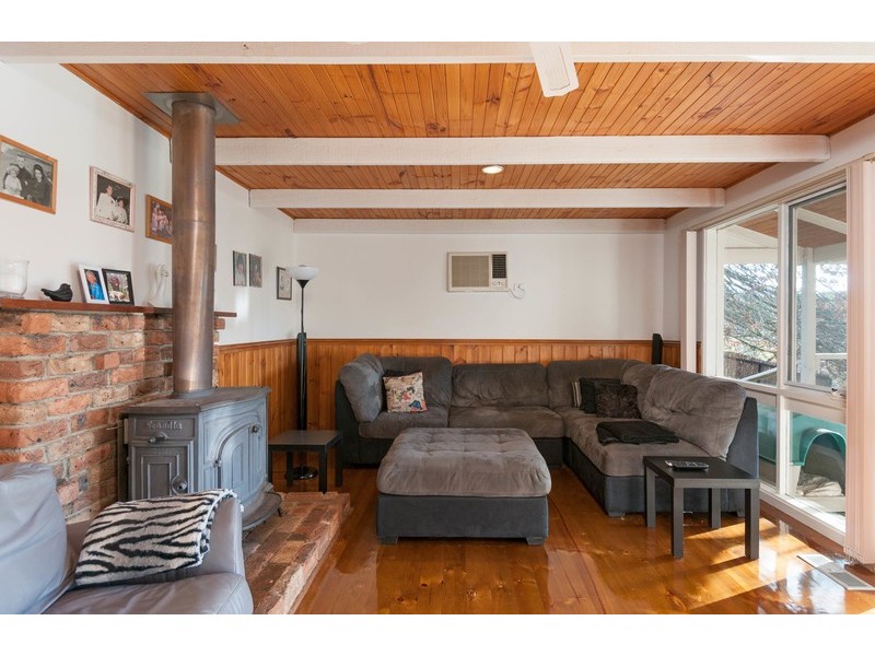 17 Peters Road, Seville East VIC 3139