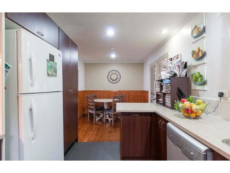 17 Peters Road, Seville East VIC 3139