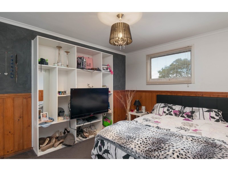 17 Peters Road, Seville East VIC 3139