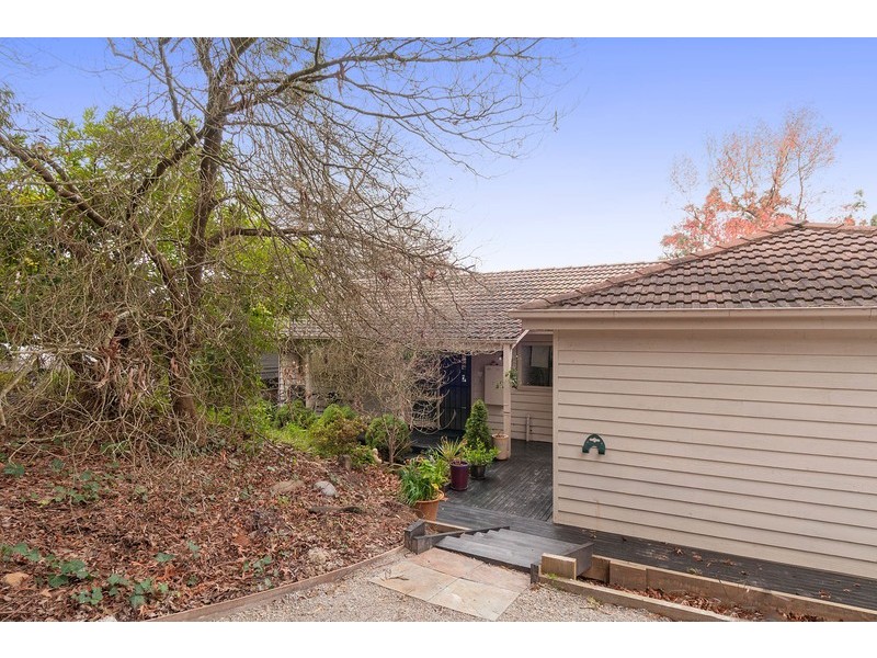 17 Peters Road, Seville East VIC 3139