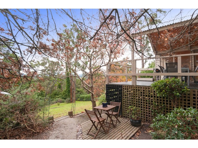 17 Peters Road, Seville East VIC 3139