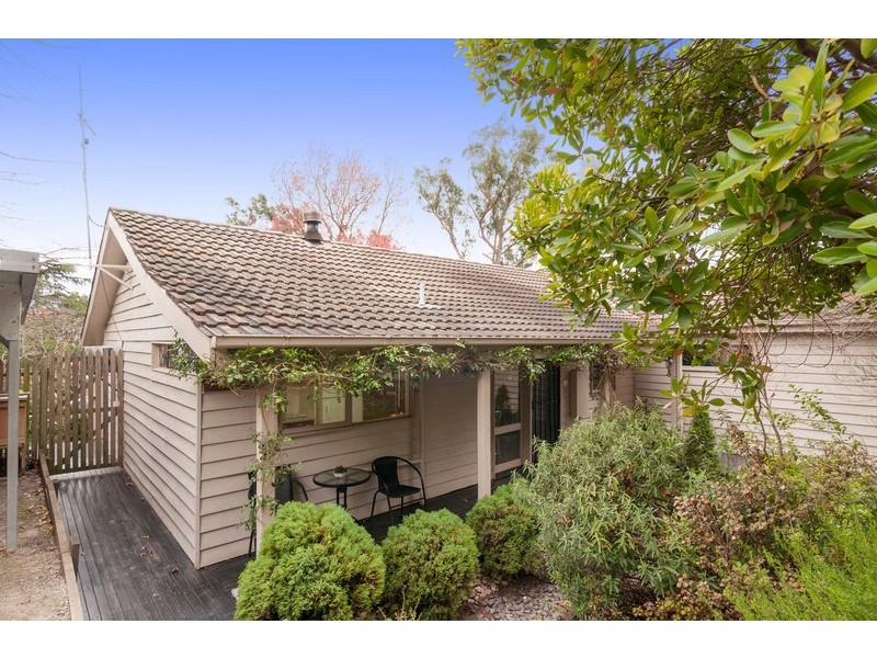 17 Peters Road, Seville East VIC 3139