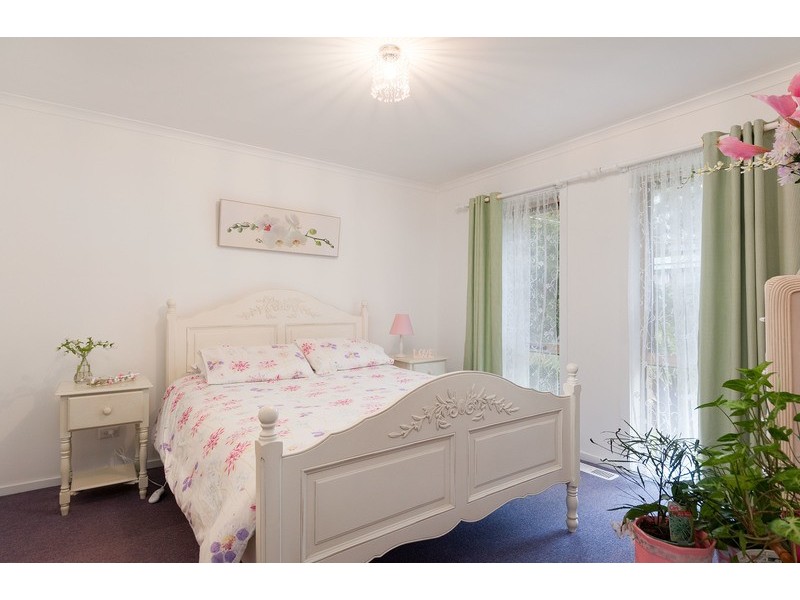 11 Valley Road, Seville VIC 3139