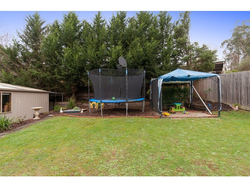 11 Valley Road, Seville VIC 3139