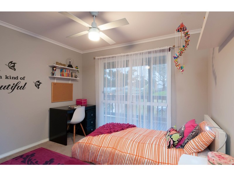 24 Belair Close, Seville VIC 3139