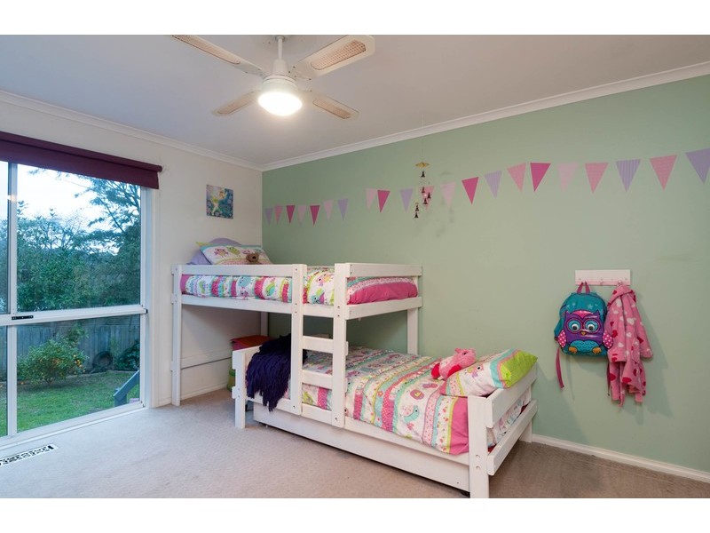 24 Belair Close, Seville VIC 3139