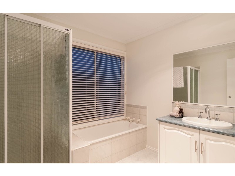 24 Belair Close, Seville VIC 3139