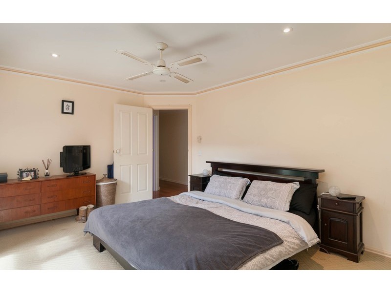 4 Stewart Avenue, Wandin North VIC 3139
