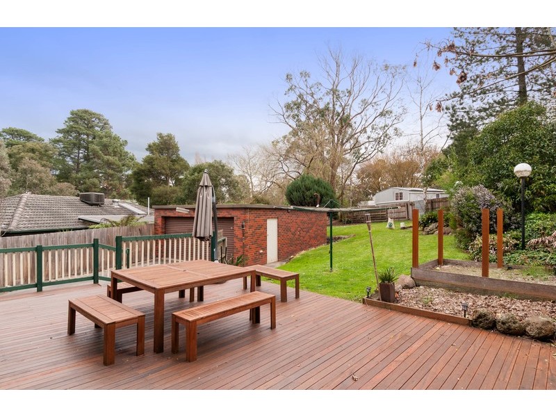 4 Stewart Avenue, Wandin North VIC 3139