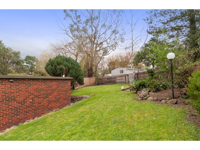 4 Stewart Avenue, Wandin North VIC 3139
