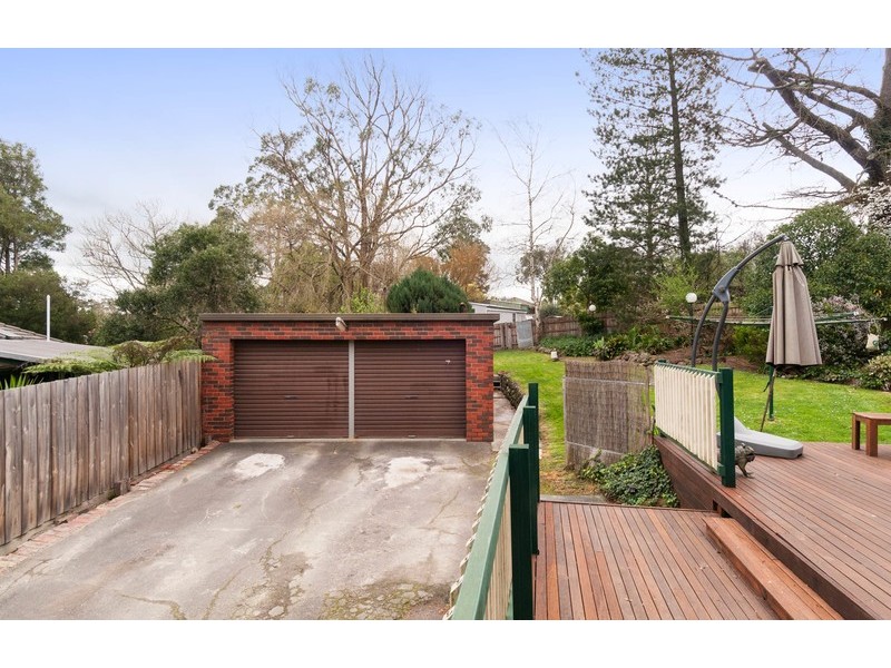4 Stewart Avenue, Wandin North VIC 3139