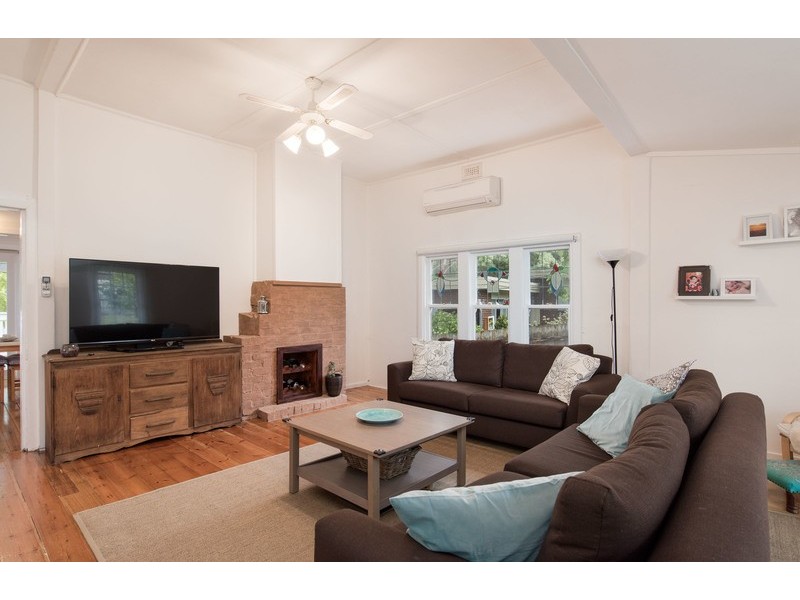 8 Fernhill Road, Mount Evelyn VIC 3796