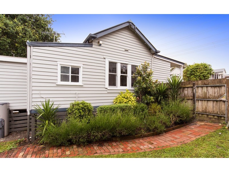 8 Fernhill Road, Mount Evelyn VIC 3796