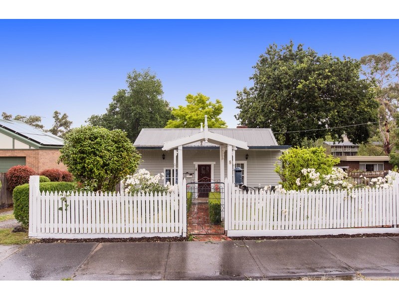 8 Fernhill Road, Mount Evelyn VIC 3796