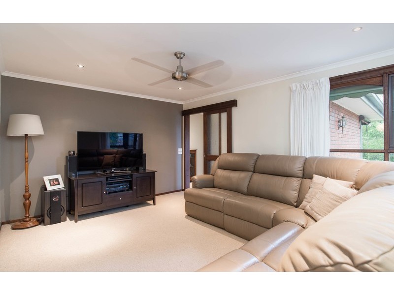 9 Mary Road, Wandin North VIC 3139