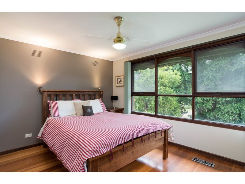 9 Mary Road, Wandin North VIC 3139