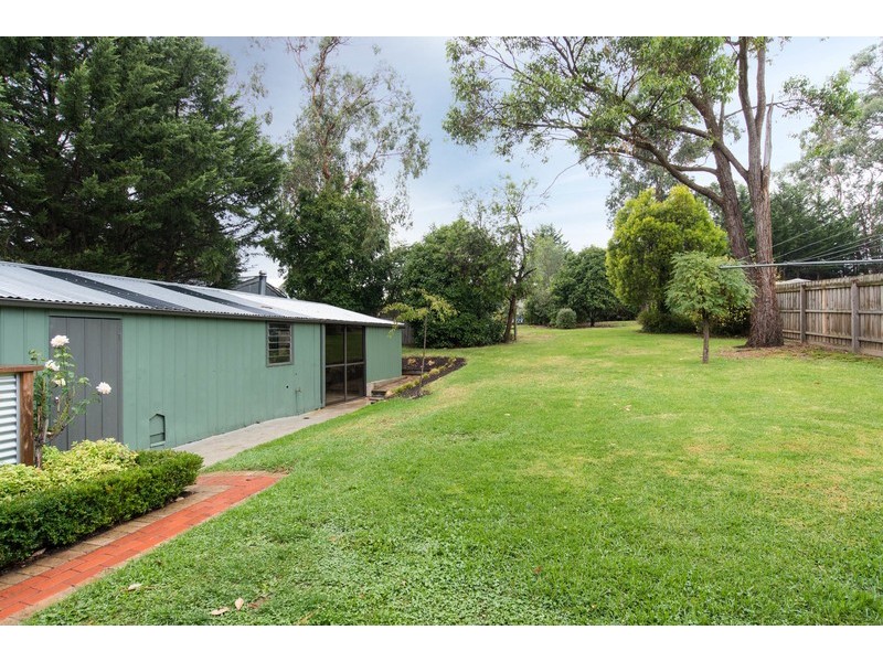 9 Mary Road, Wandin North VIC 3139