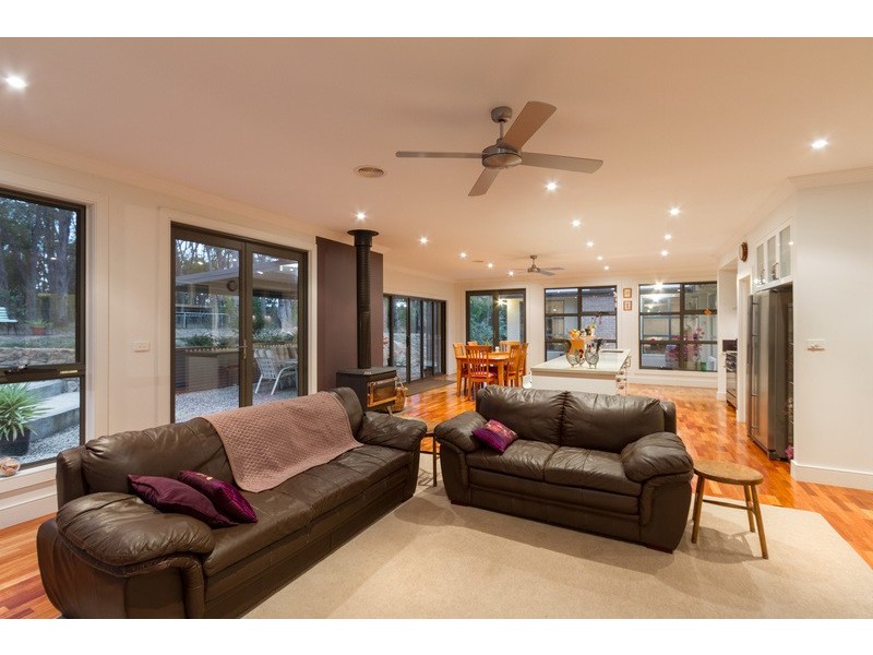 17 Juliet Avenue, Healesville VIC 3777