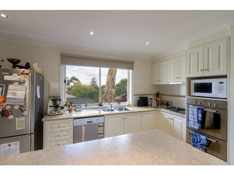 6 Bastow Road, Lilydale VIC 3140