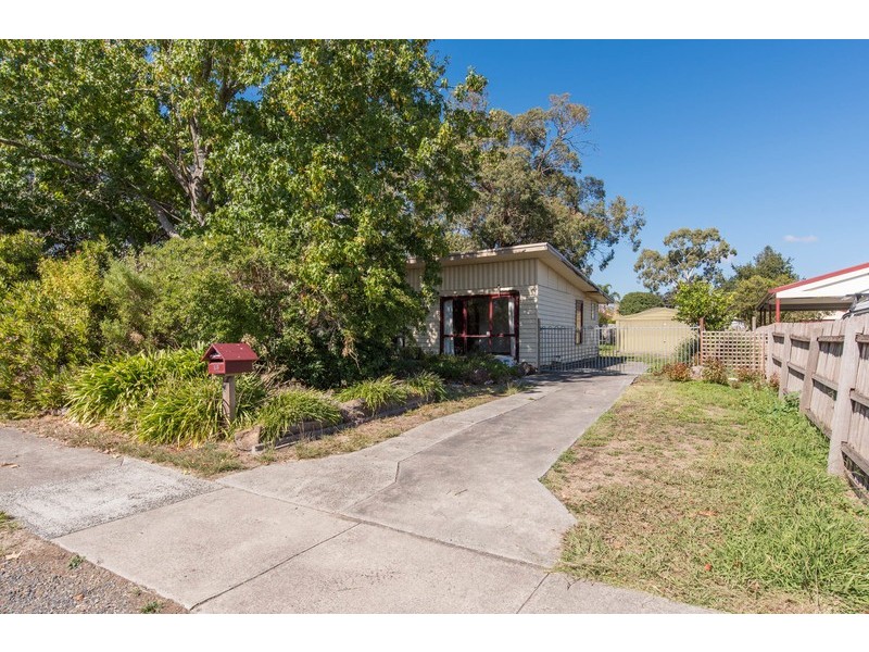 18 Mimosa Avenue, Kilsyth VIC 3137