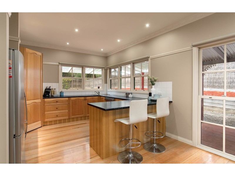 6 Aqueduct Avenue, Mount Evelyn VIC 3796