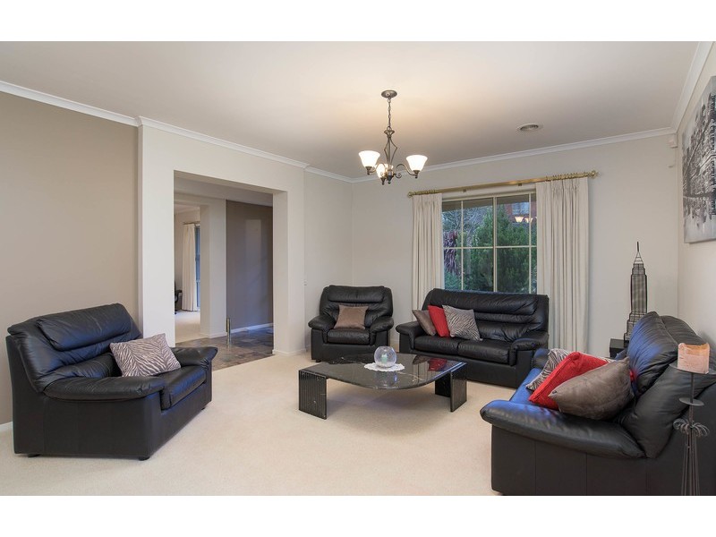 1 Defelice Place, Mooroolbark VIC 3138