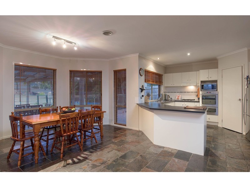 1 Defelice Place, Mooroolbark VIC 3138