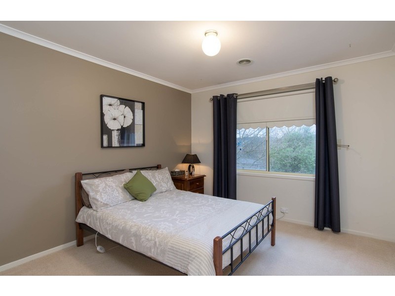 1 Defelice Place, Mooroolbark VIC 3138