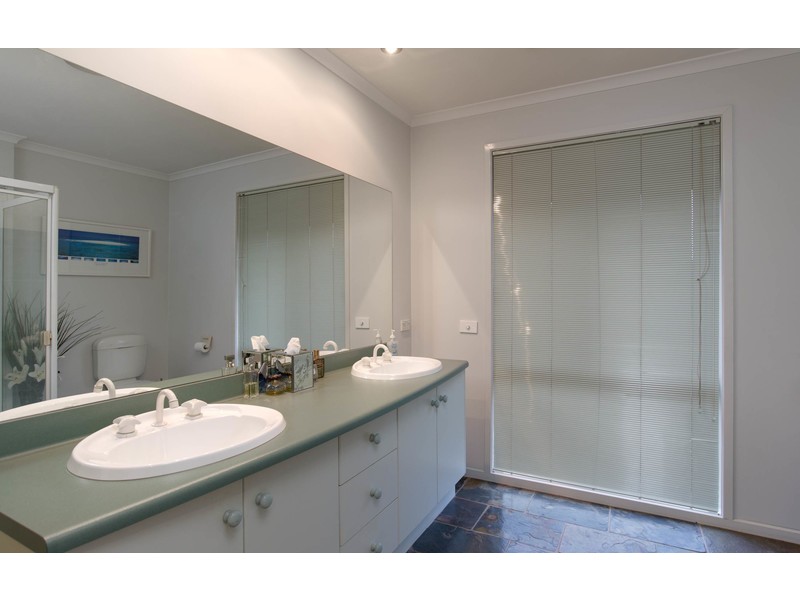 1 Defelice Place, Mooroolbark VIC 3138