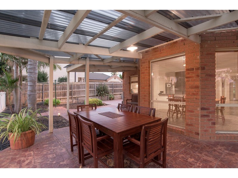 1 Defelice Place, Mooroolbark VIC 3138