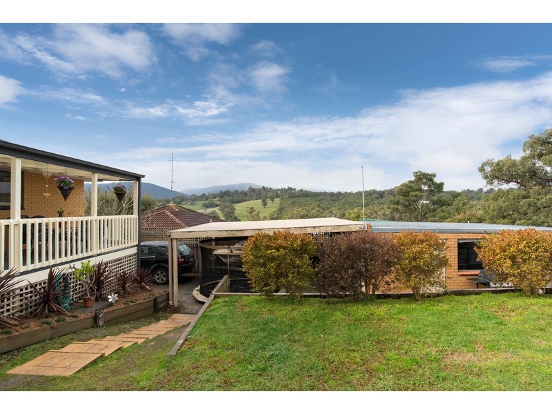 73 Shirley Crescent, Woori Yallock VIC 3139