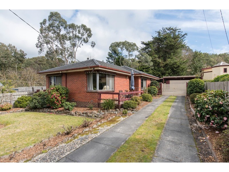 94 York Road, Mount Evelyn VIC 3796