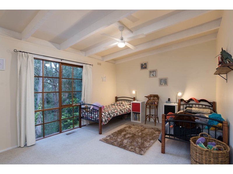 16 Railway Road, Mount Evelyn VIC 3796