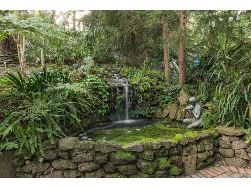 16 Railway Road, Mount Evelyn VIC 3796