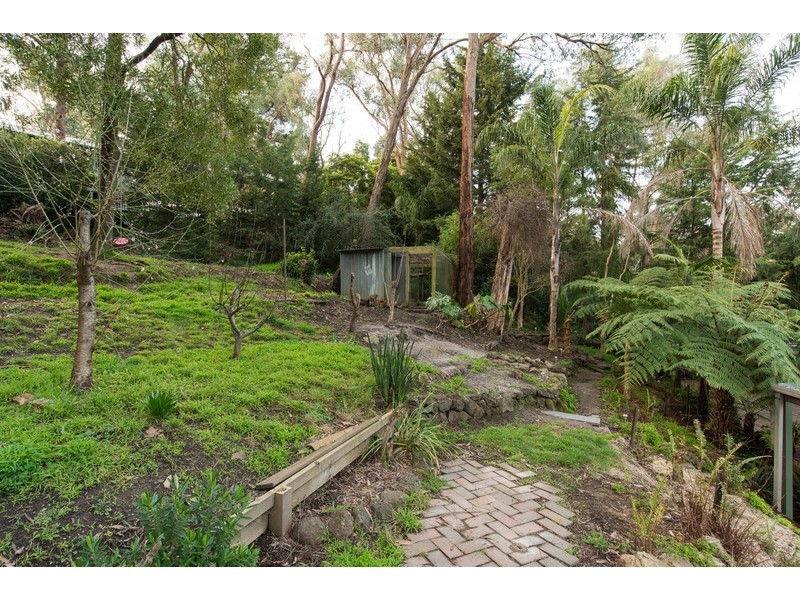 16 Railway Road, Mount Evelyn VIC 3796