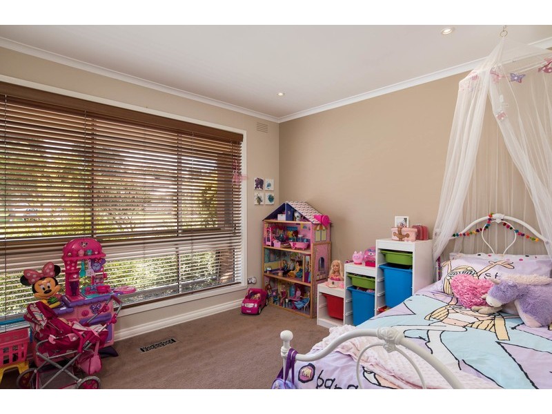 140 Lomond Avenue, Kilsyth VIC 3137