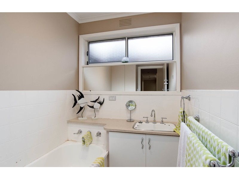 140 Lomond Avenue, Kilsyth VIC 3137